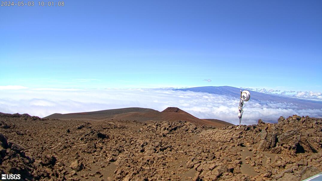Mauna Loa's Summit and Northeast Rift Zone from Mauna Kea [MKcam] preview image